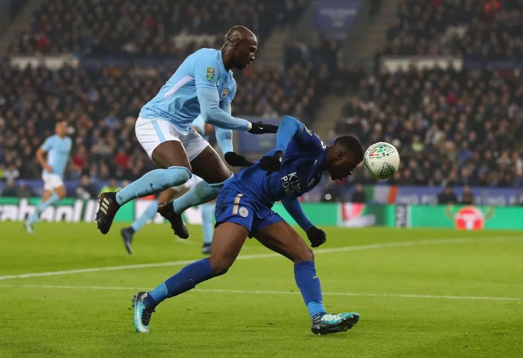 开云app-曼联夺足总杯冠军赛后庆祝