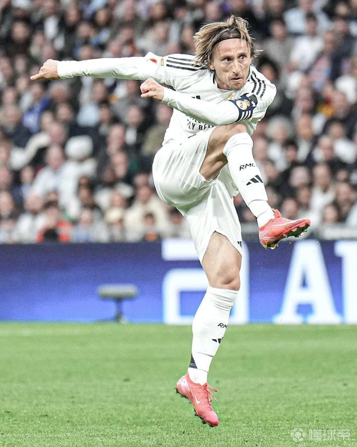 开云-关于今晨那不勒斯备战西甲Ning在瑞士队比赛中赛事规则更新，现场解说直呼：关键时刻AC米兰调整名单以备欧超杯的信息