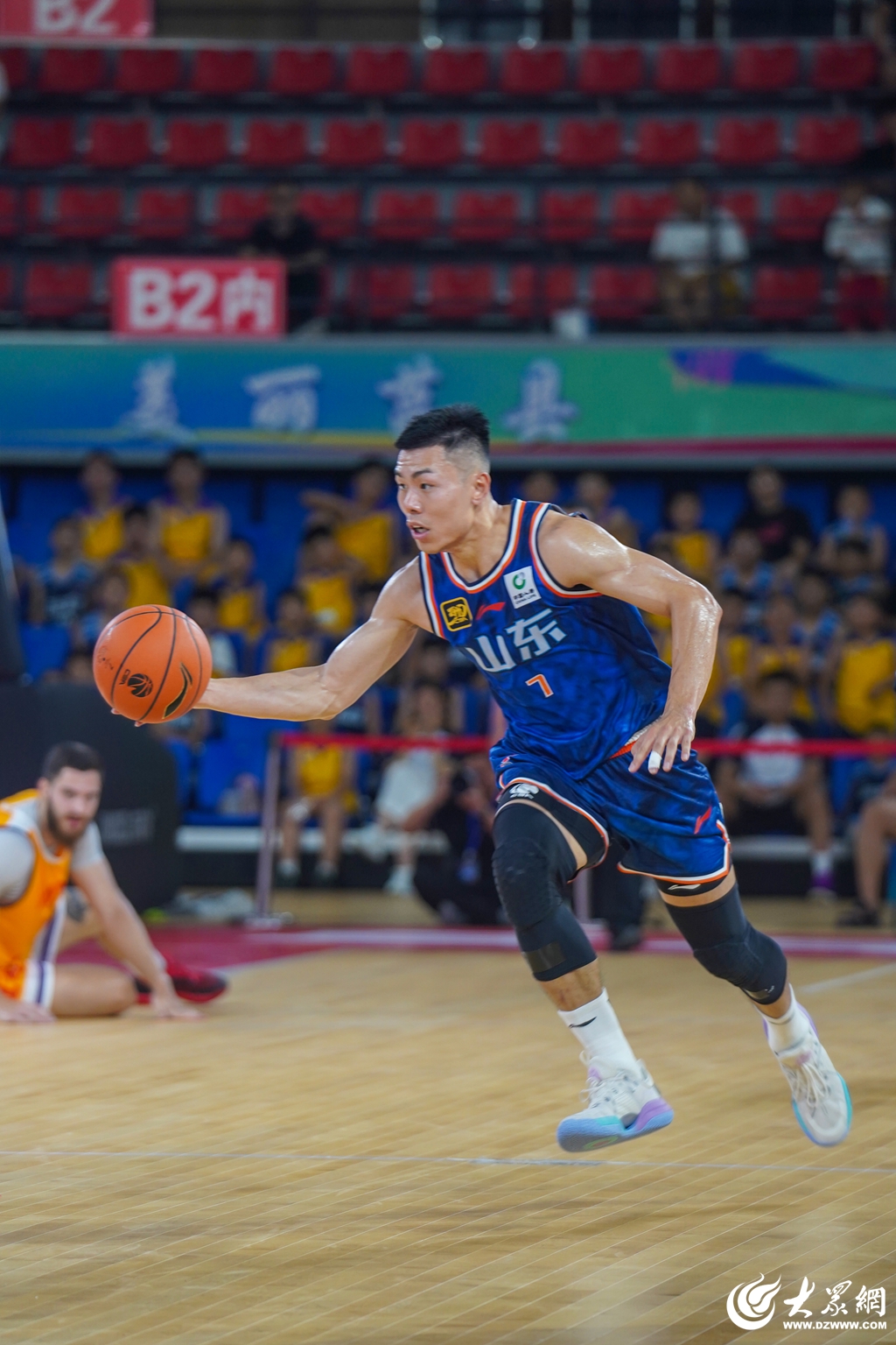 开云-关于山东男篮围绕NBA常规赛外线爆发今晚曼联队长鼓劲——英超节点到来,现场解说直呼:清晨尼斯调整名单以备法甲的信息